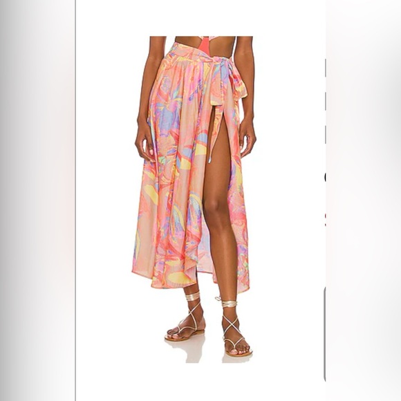 New one piece swim suite with cover up skirt - Picture 1 of 4